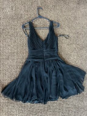 Tadashi Shoji Black V-Neck Sleeveless Cocktail Dress (smaller size 10)